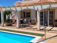 Bazén v ubytovaní Villa Dwarika, Home Away From Home - Private heated pool alebo v jeho blízkosti