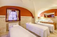 Postel nebo postele na pokoji v ubytování Hotel Hoffmeister