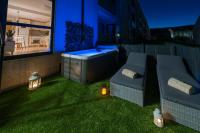 Bazén v ubytovaní Garden Fisterra - Jacuzzi, Jardín Privado y Vista Mar alebo v jeho blízkosti