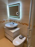 A bathroom at A&M Burela Costa