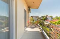 Balkón alebo terasa v ubytovaní Siviri Forest View Apartment