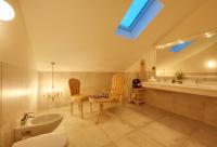 Kúpeľňa v ubytovaní Historic Guesthouse BIRCHER B&B Apartments near Sterzing
