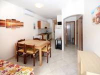Część wypoczynkowa w obiekcie Apartment Casa Debora-1 by Interhome