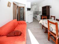 Kuchnia lub aneks kuchenny w obiekcie Apartment Casa Debora-1 by Interhome