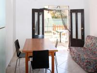 Część wypoczynkowa w obiekcie Apartment Casa Debora-1 by Interhome