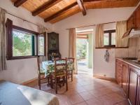 Kuchyňa alebo kuchynka v ubytovaní Holiday Home Piccola Oasi 5 by Interhome