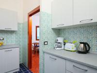Kuchyňa alebo kuchynka v ubytovaní Holiday Home La Cala - VGM615 by Interhome