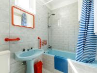 Koupelna v ubytování Holiday Home Mathias Rex by Interhome