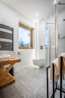 Kúpeľňa v ubytovaní Biały Miś Apartamenty Art & Design