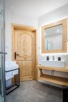 Kúpeľňa v ubytovaní Biały Miś Apartamenty Art & Design