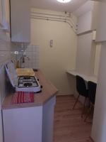 Kuchnia lub aneks kuchenny w obiekcie Gyopár Gyöngye Apartmanház