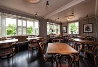 The Bulls Head Hotelにあるレストランまたは飲食店