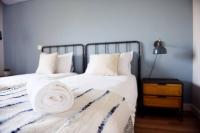 Postel nebo postele na pokoji v ubytování Villa Ita - 7 Room villa & Pool - Sintra
