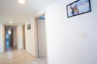 Televízia a/alebo spoločenská miestnosť v ubytovaní Best mediteranne Luxury