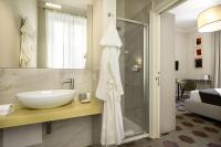 A bathroom at Villa La Tuia B&B