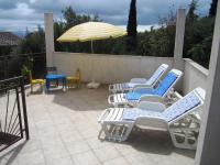 Patio alebo iná vonkajšia časť ubytovania Žigulin Apartment