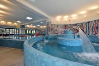 Bazén v ubytovaní Danubius Hotel Bük alebo v jeho blízkosti