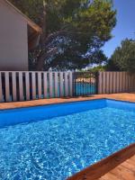 Bazén v ubytovaní Golden Haven Luxe Bungalow Resort alebo v jeho blízkosti