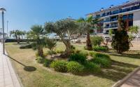 A garden outside HomeHolidaysRentals Adara