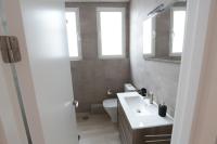 A bathroom at Las Infantas Zona Centro