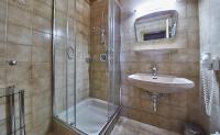 Łazienka w obiekcie Appartements Taxach