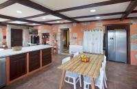 Kuchyň nebo kuchyňský kout v ubytování Casa Vistaboa Ribeira Sacra