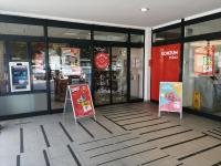 Supermarket nebo jiné obchody v  apartmánu nebo okolí