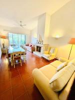 Posezení v ubytování GOLF & BEACH VILLA