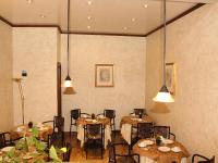 A seating area at Hotel Valentino Centro Storico