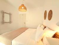 Posteľ alebo postele v izbe v ubytovaní The Nine Graces - Agia Anna - Option With private pool or hot tub