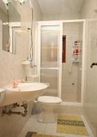 Łazienka w obiekcie Apartment in Kali with sea view, terrace, air conditioning, WiFi (4230-3)