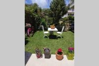 A garden outside lividio apartment