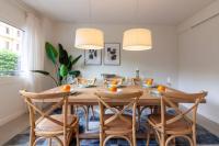 Nápoje v ubytování Miramar Luxury 3 bedroom FreshApartments