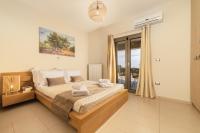 Posteľ alebo postele v izbe v ubytovaní Diomani Maison - Private Pool & Sea View, by ZanteWize