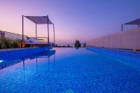 Bazén v ubytování Villa D'Oro - Luxury Villas & Suites nebo v jeho okolí