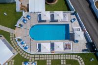 Bazén v ubytování Villa D'Oro - Luxury Villas & Suites nebo v jeho okolí