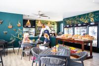 Jídlo v hotelu nebo okolí