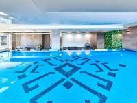 Bazén v ubytovaní ibis Styles Nowy Targ alebo v jeho blízkosti