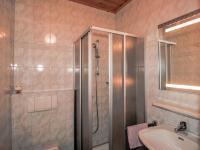 Łazienka w obiekcie Apartment Edelweiss-1 by Interhome