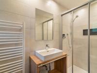 Łazienka w obiekcie Apartment Christoph-2 by Interhome