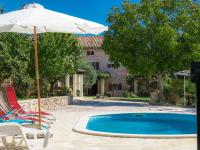 Bazén v ubytovaní Holiday Home Jadranka by Interhome alebo v jeho blízkosti