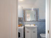 Kúpeľňa v ubytovaní Holiday Home Maria Luisa - DOL286 by Interhome