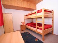 Posteľ alebo postele v izbe v ubytovaní Apartment Annelies-3 by Interhome