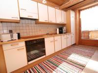 Kuchyňa alebo kuchynka v ubytovaní Apartment Annelies-3 by Interhome