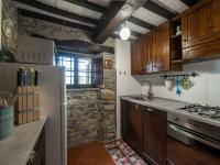 Kuchyňa alebo kuchynka v ubytovaní Holiday Home Montecavallo by Interhome