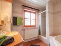 Telewizja i/lub zestaw kina domowego w obiekcie Holiday Home Ennstal by Interhome