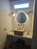 Koupelna v ubytování El Aljibe de Cobarrubias, Apartamento 3, terraza privada