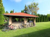Jazda na bicykli v okolí ubytovania Holiday Home Akazie by Interhome