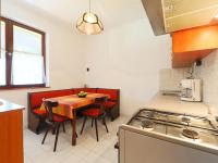 Kuchyňa alebo kuchynka v ubytovaní Holiday Home Akazie by Interhome