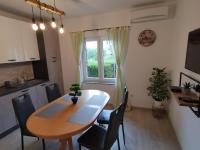 Posedenie v ubytovaní Apartments Jurandvor